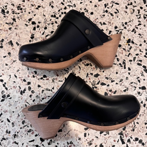 Isabel Marant luxe leather Titya clog. Worn just twice, more than 50%off retail. - Picture 10 of 12